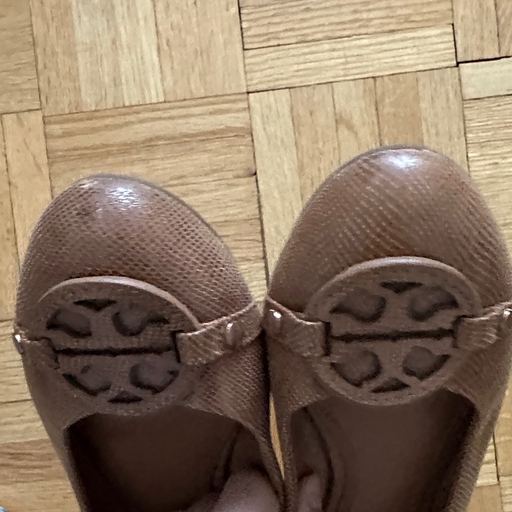 Tory Burch Textured Brown Ballet Flats - Picture 2 of 3